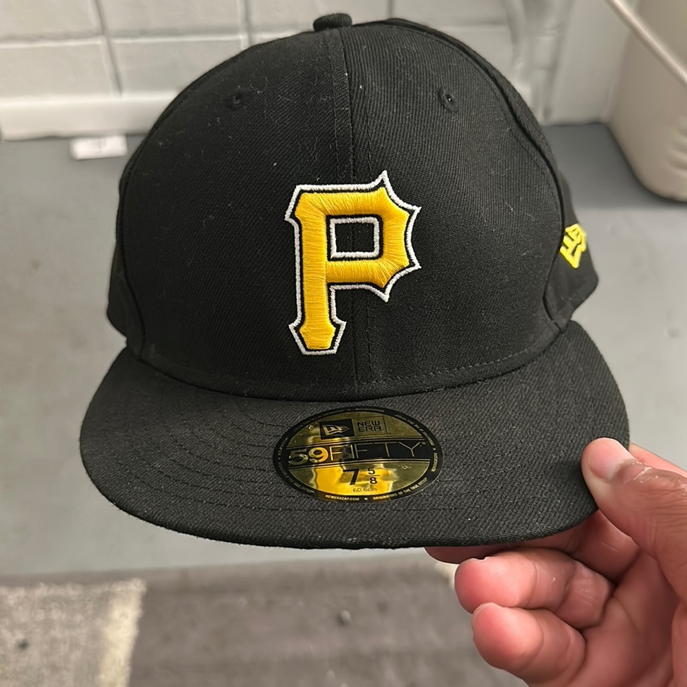 Baseball fitted cap